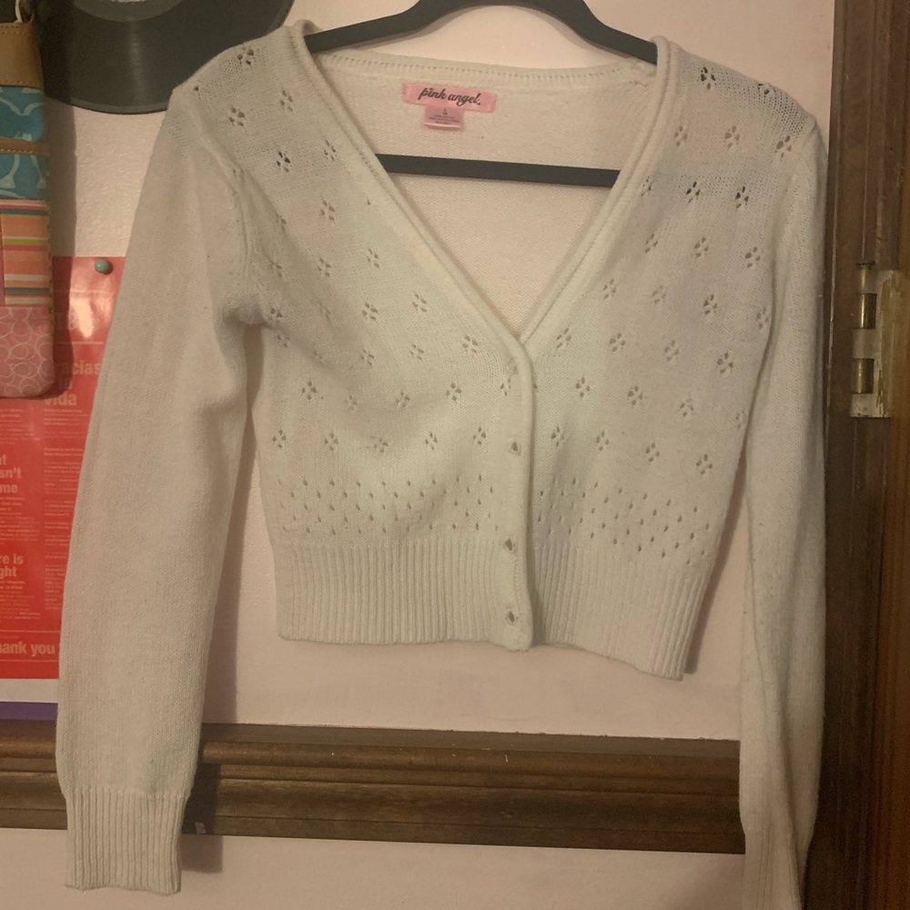 Cropped White Sweater with Open-Knit Design